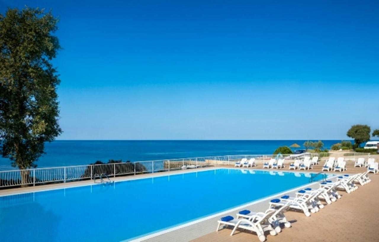 West Coast Mobilhome With Xxl Terrace In Naturist Resort Solaris Fkk Tar-Vabriga Bagian luar foto